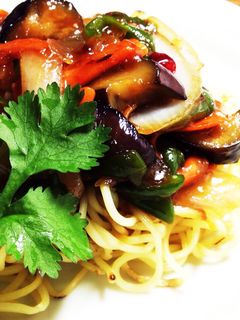 パクチーが決め手!タイ風あんかけ焼きそば-レシピのメイン写真