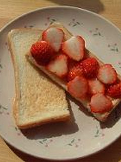 いちごトースト-レシピのメイン写真