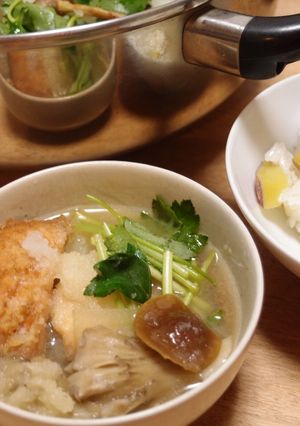 揚げた鮭ときのこたっぷり☆みぞれ鍋-レシピのメイン写真
