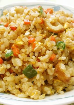 野菜とちくわの彩り和風チャーハン-レシピのメイン写真