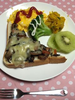 ひじき煮トースト-レシピのメイン写真