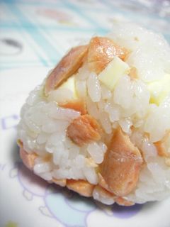 ✿鮭&チーズ✿おにぎり-レシピのメイン写真
