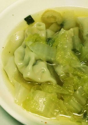 松茸のお吸い物を使って餃子スープ-レシピのメイン写真