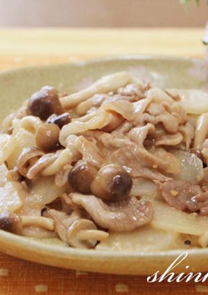 とろっとおいしい♪豚肉とかぶの味噌炒め-レシピのメイン写真
