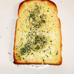 รูปของ 美味しい朝食♪とろけるチーズトースト