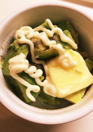 ズボラに一品!アボカドバター♪-レシピのメイン写真
