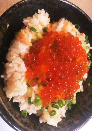 鮭とイクラの親子炊き込みご飯)^o^(-レシピのメイン写真