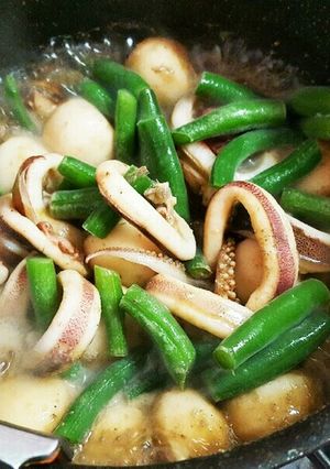 里芋とイカ丸ごと簡単煮物-レシピのメイン写真