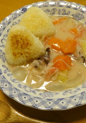 焼きおにぎりにかけシチュー♪(かける派)-レシピのメイン写真