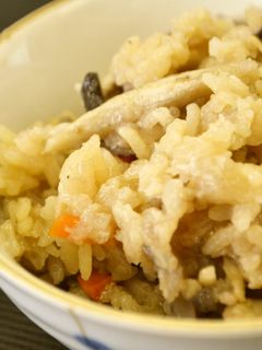 ☆炊飯器ひとつで簡単☆ごぼう炊き込みご飯-レシピのメイン写真