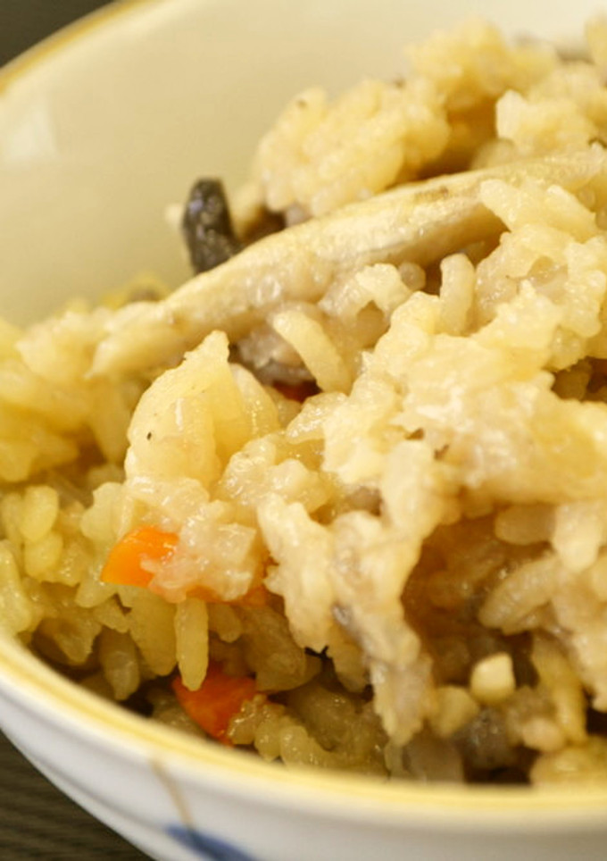 ☆炊飯器ひとつで簡単☆ごぼう炊き込みご飯-レシピのメイン写真