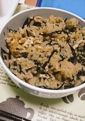 鶏ひき肉とひじきの炊き込みご飯-レシピのメイン写真