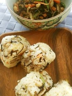 ひじきの煮物で炊き込みご飯-レシピのメイン写真