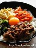 焼き肉のタレだけ！スキレットでビビンバ風
