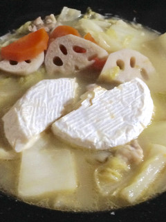 レンコン入り カマンベールチーズ鍋-レシピのメイン写真