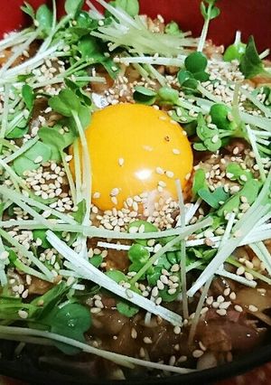 刺身の切り落としでご馳走☆魚のユッケ丼☆-レシピのメイン写真