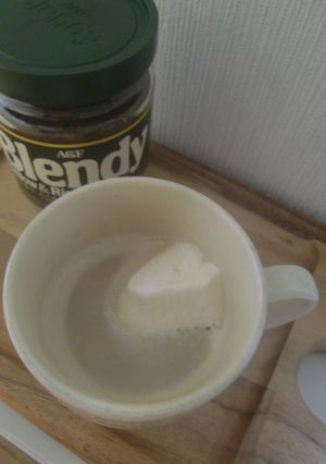 ホットカフェオレ+マシュマロ＝ほっこり～-レシピのメイン写真