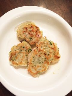 離乳食*大根おろしでしらすおやき-レシピのメイン写真