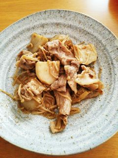 里芋と豚肉にんにくバター炒め-レシピのメイン写真