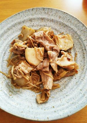 里芋と豚肉にんにくバター炒め-レシピのメイン写真