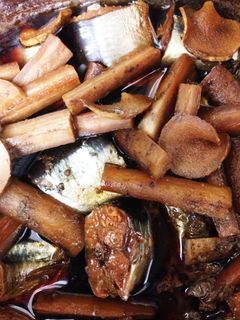 圧力鍋☆骨まで柔らかサンマとごぼうの煮物-レシピのメイン写真