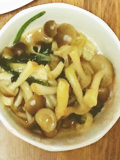 しめじとほうれん草のバター醤油炒め-レシピのメイン写真