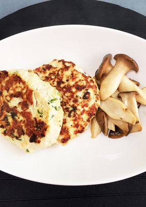 簡単！男飯！鶏胸肉入り豆腐ハンバーグ-レシピのメイン写真