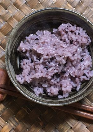 綺麗な紫色＊黒米入りご飯の美味しい炊き方-レシピのメイン写真