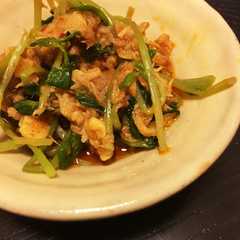รูปของ 食べるラー油でザクザク美味しい豆苗ナムル