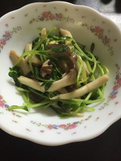 パパッと副菜☆豆苗とエリンギのサッと炒め-レシピのメイン写真