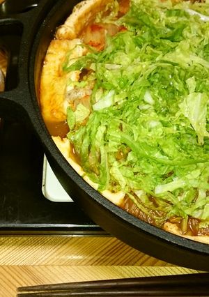 生卵で食べる春雨入り豚キムチ鍋-レシピのメイン写真