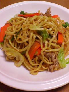 沖縄そばでなつかし給食風ヤキソバ♪-レシピのメイン写真