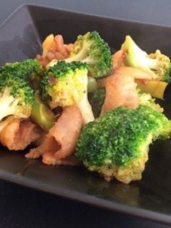 鶏皮とブロッコリーのオイスター炒め-レシピのメイン写真
