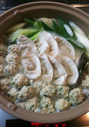 鶏団子鍋 餃子鍋-レシピのメイン写真