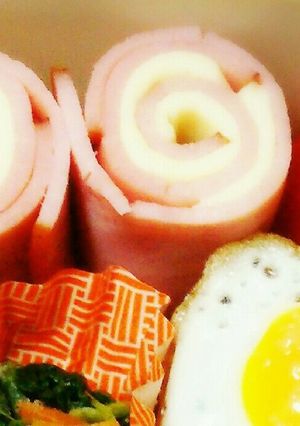 お弁当のスキマに!カワイイくるくるハムチ-レシピのメイン写真