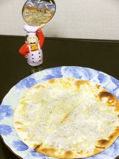 古代ローマ風(?)シラスと魚醤のピザ-レシピのメイン写真