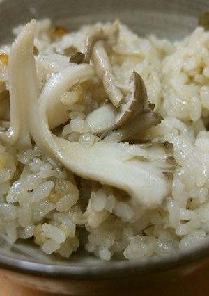 山盛りキノコの炊き込みご飯-レシピのメイン写真