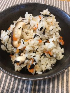 ひじきの炊き込みご飯-レシピのメイン写真