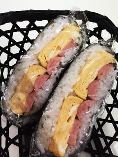 定番おかずでおにぎらず♡-レシピのメイン写真