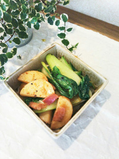 あと1品がすぐ♪チンゲン菜のベーコン炒め-レシピのメイン写真