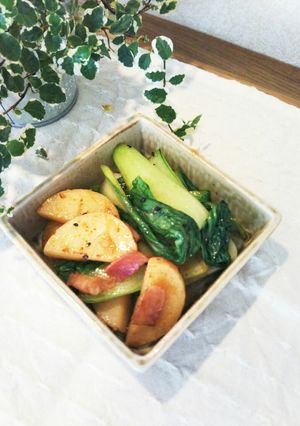 あと1品がすぐ♪チンゲン菜のベーコン炒め-レシピのメイン写真