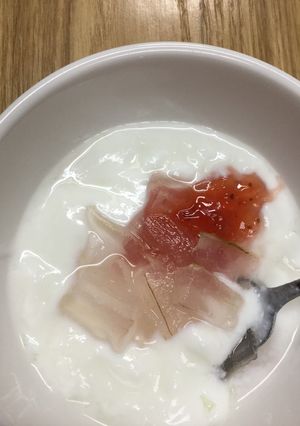 いちごジャムとアロエ入りヨーグルト-レシピのメイン写真
