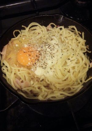 スキレットで作る焼きそばカルボナーラ-レシピのメイン写真