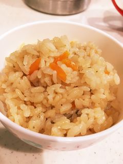 簡単松茸飯☆お吸い物で炊き込みご飯-レシピのメイン写真