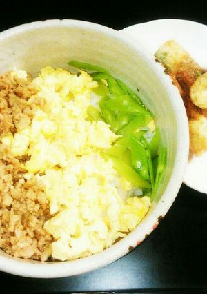 美味しく簡単♪鶏そぼろ三色丼-レシピのメイン写真