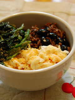 黒豆入り三色丼-レシピのメイン写真