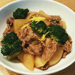 รูปของ 牛肉大根ブロッコリーのオイスターソース煮