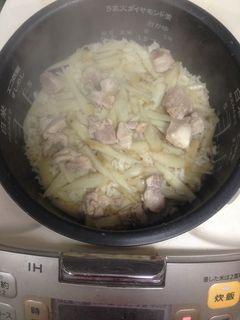 ごぼうと鶏肉の炊き込みご飯-レシピのメイン写真