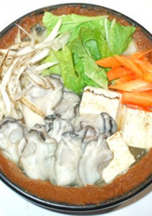 牡蠣鍋♪牡蠣の簡単味噌鍋-レシピのメイン写真
