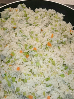 大根の葉(茎の部分)を使ったチャーハン-レシピのメイン写真